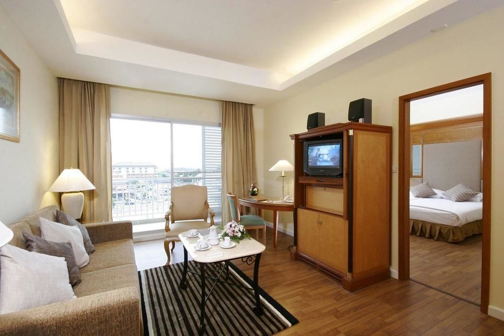 Kameo Grand Hotel & Serviced Apartment, Rayong Bagian luar foto