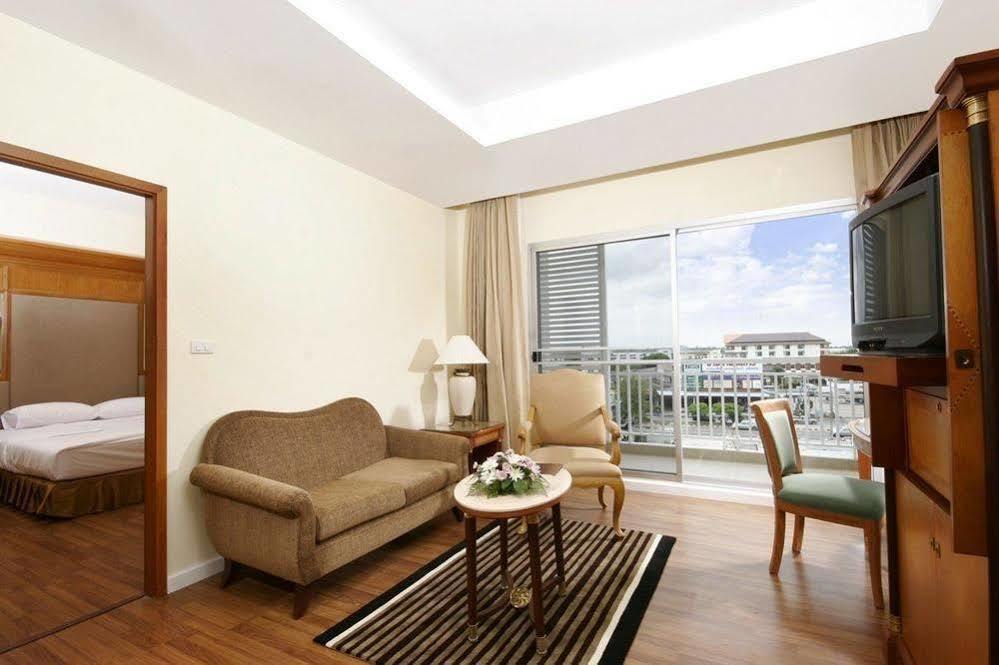 Kameo Grand Hotel & Serviced Apartment, Rayong Bagian luar foto