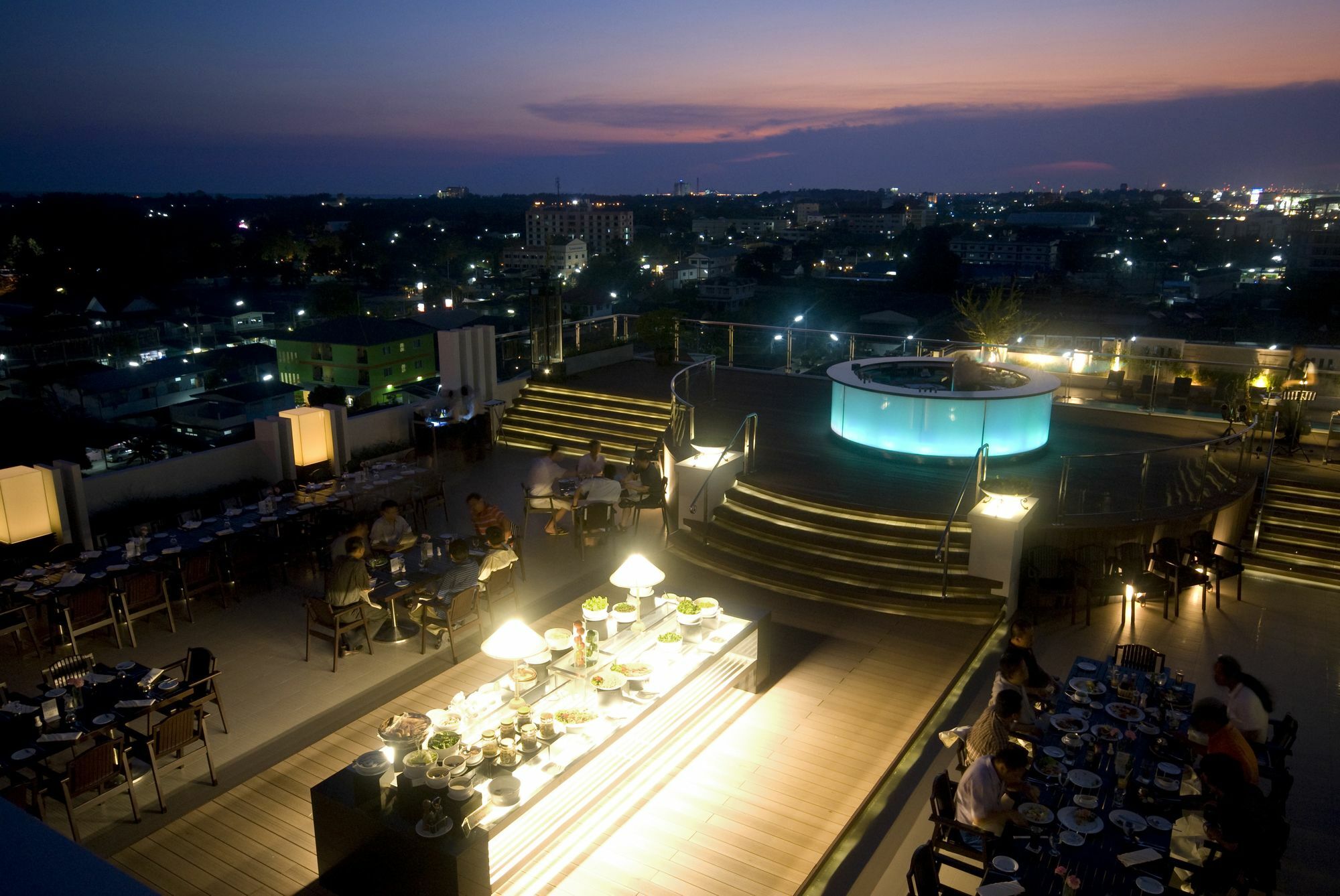 Kameo Grand Hotel & Serviced Apartment, Rayong Bagian luar foto